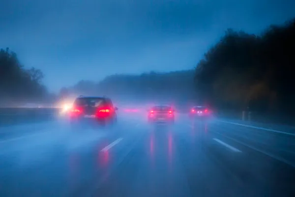 Starkregen und Schnee: Warnung für alle Autofahrer